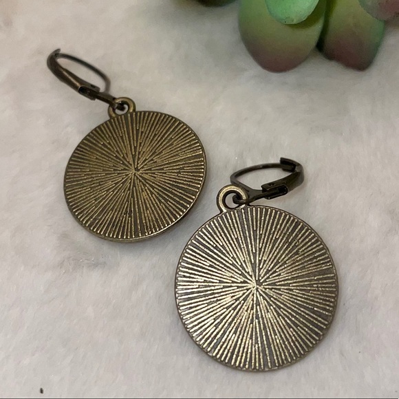 Unique Gustav Klimt “The Kiss” Pendant Earrings - Picture 5 of 6